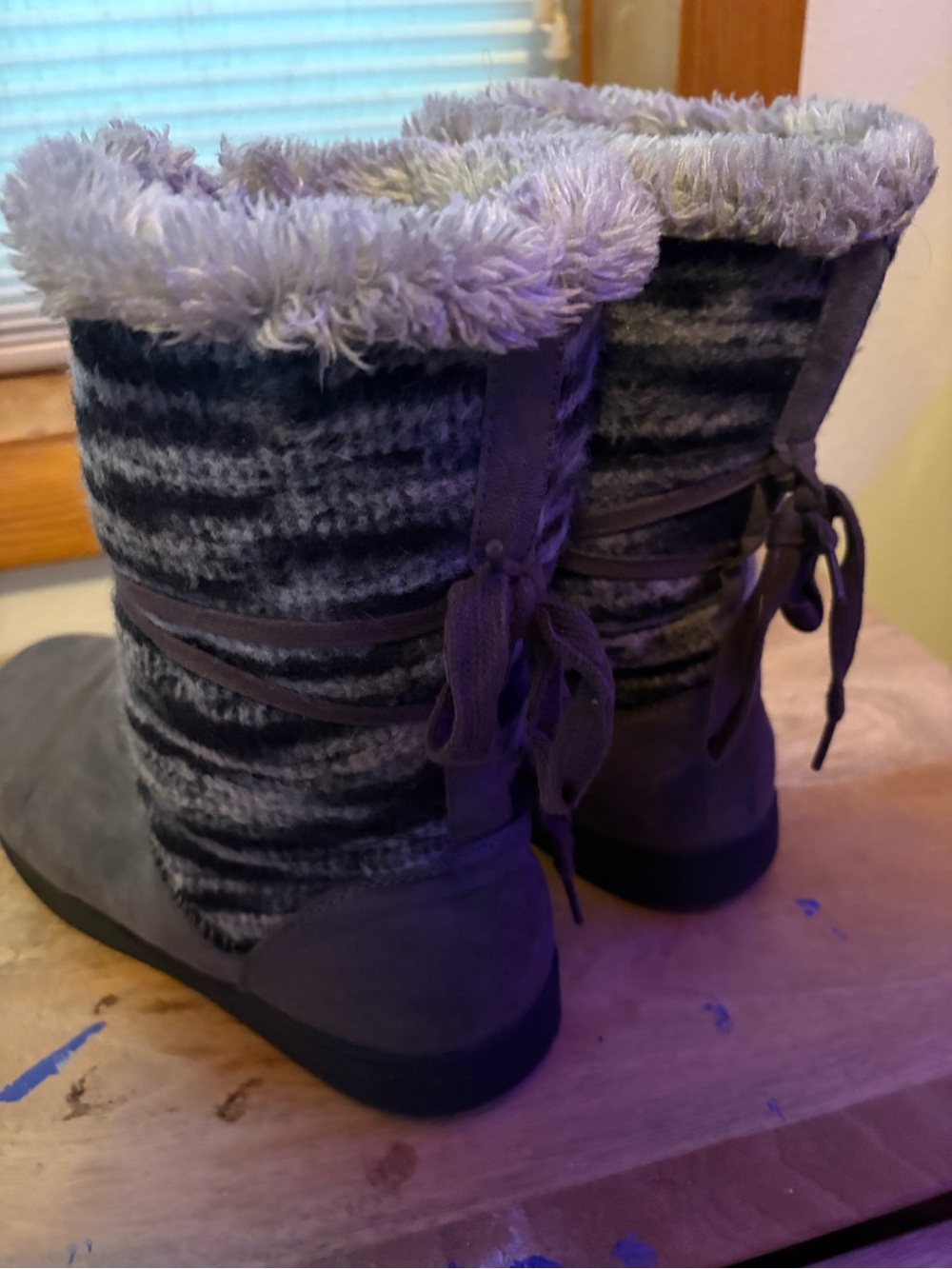 Cozy Women's Gray Faux-Fur Lined Winter Boots